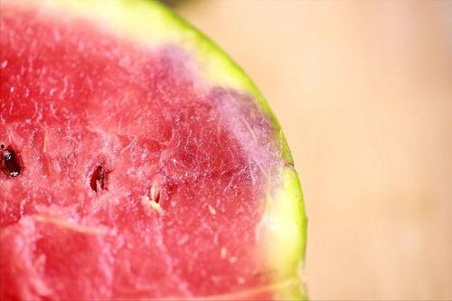 不能这样吃瓜,网络谣言背后的真相